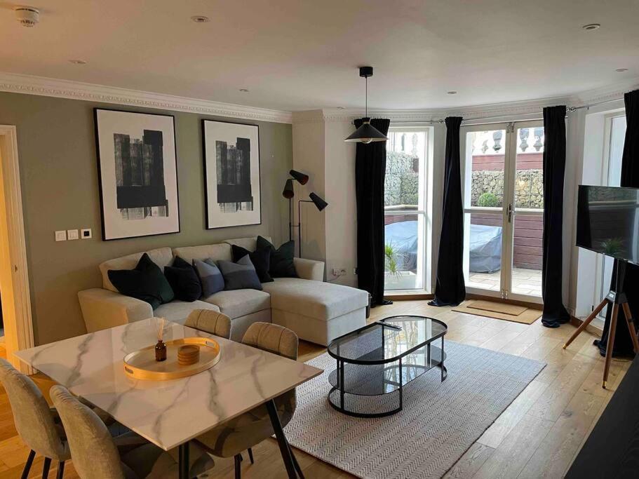 Stunning Apartment By The Leas, West End Folkestone Bagian luar foto