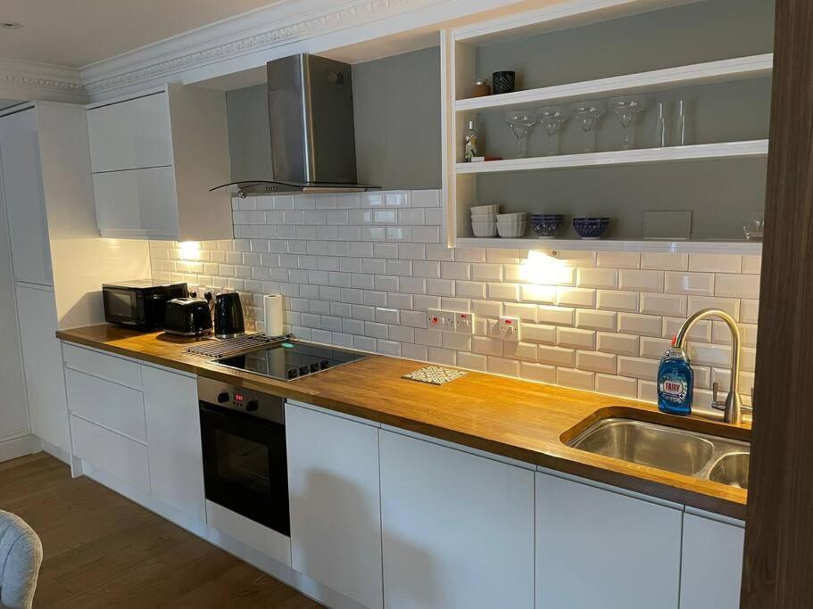 Stunning Apartment By The Leas, West End Folkestone Bagian luar foto