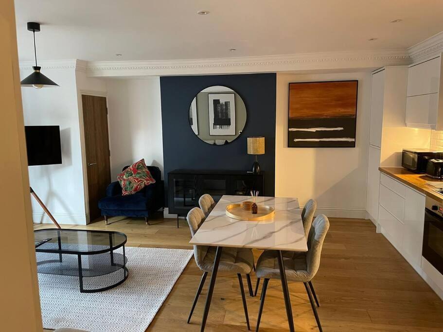 Stunning Apartment By The Leas, West End Folkestone Bagian luar foto